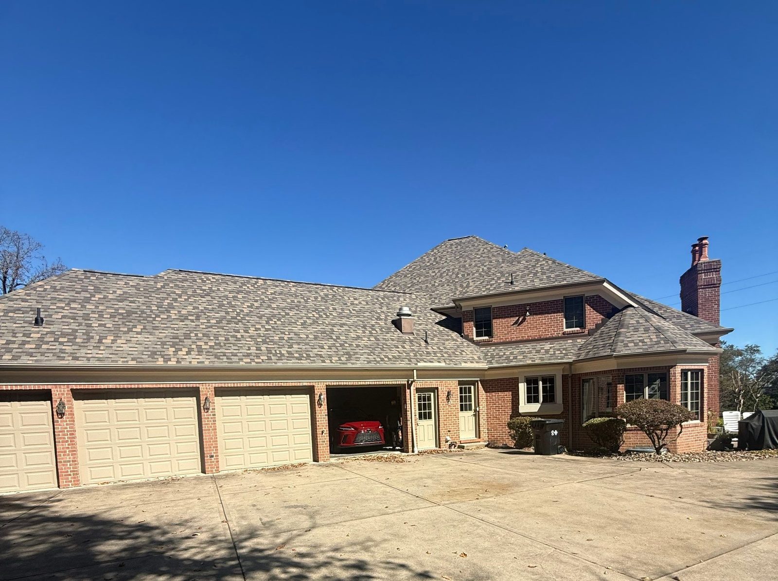 The same Allison Park, PA home after a full tear-off and new asphalt shingle roof.